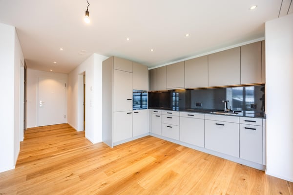 Helle und charmante 2.5 Zimmerwohnung 6