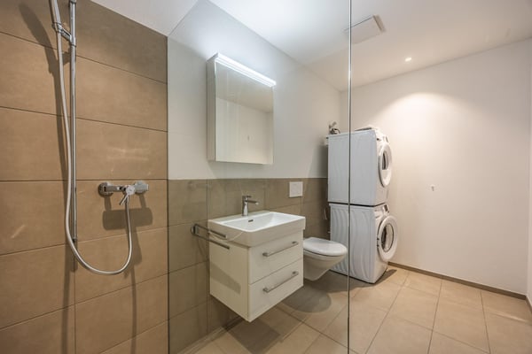 Helle und charmante 2.5 Zimmerwohnung 10