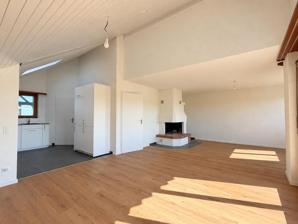 Wohnen mit Weitsicht grosszügige 4½-Zimmerwohnung mit Seesicht in Uttwil 2