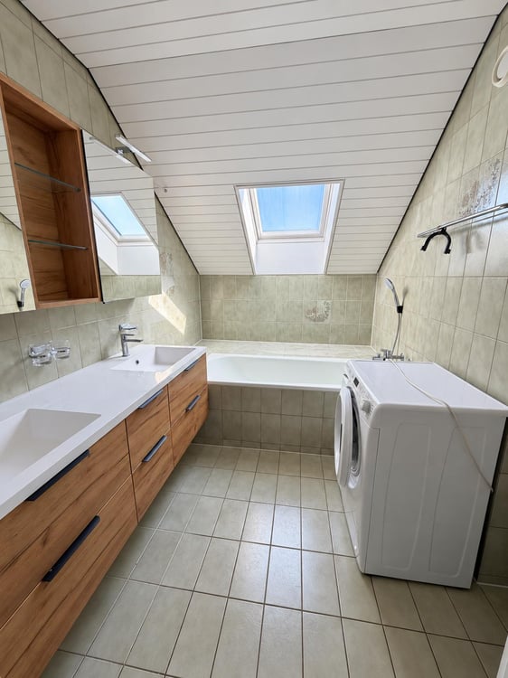 Wohnen mit Weitsicht grosszügige 4½-Zimmerwohnung mit Seesicht in Uttwil 5