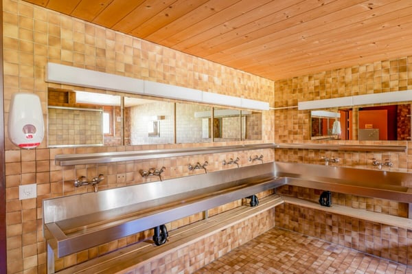 Geräumiges Jugendhaus in erhöhter Lage mit vielseitigen Nutzungsmöglichkeiten 3