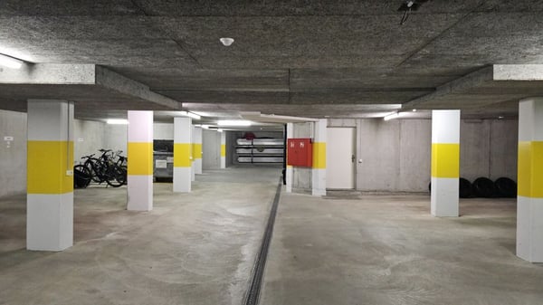 Einstellhallenplatz 2