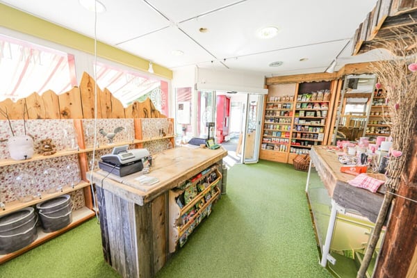 Ladenlokal mit Lagerraum und Autoabstellplätze 4