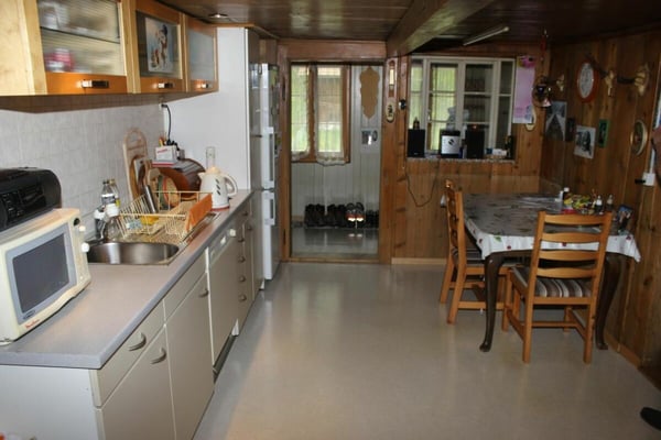 2- Familienwohnhaus mit Werkstatt und Baulandparzelle 4