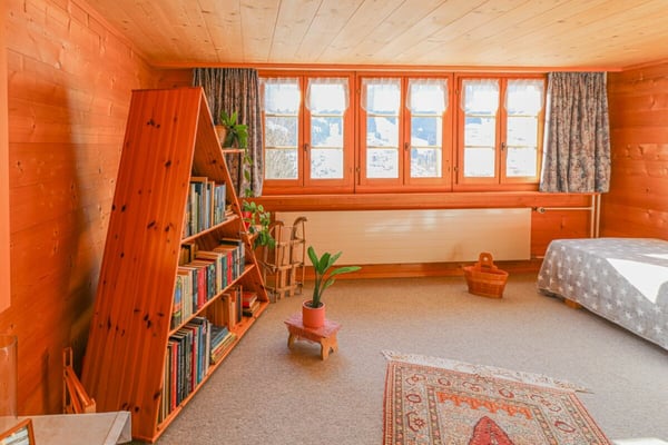 Gemütliches Chalet an sonniger Lage mit Garage und schöner Aussicht 3
