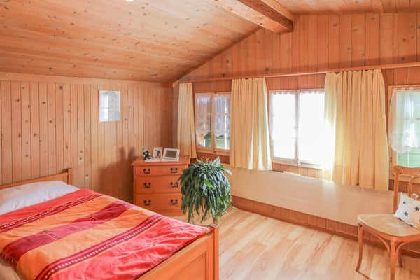 Gemütliches Chalet an sonniger Lage mit Garage und schöner Aussicht 4