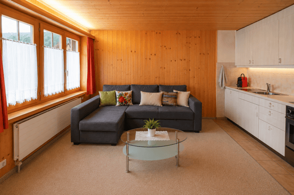 Charmante 2.5 -Zimmerwohnung mit Terrasse und Garten 4
