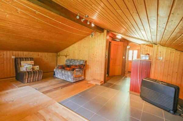 DM 137 4.5 Zimmer DG Wohnung 4