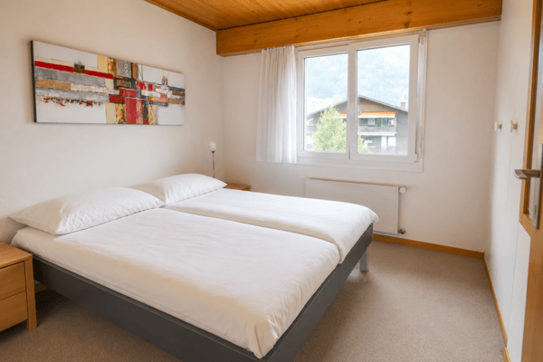 Helle 2.5- Zimmerwohnung im Dachgeschoss mit Südbalkon, Zusatzzimmer und Einstellhallenplatz Mittlere Aegertenstrasse 9