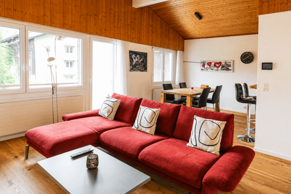 Helle 3.5- Zimmerwohnung im Dachgeschoss mit Südbalkon, Zusatzzimmer und Einstellhallenplatz Mittlere Aegertenstrasse 3