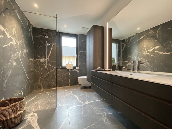Exklusives Haus mit Pool und Seesicht. 11