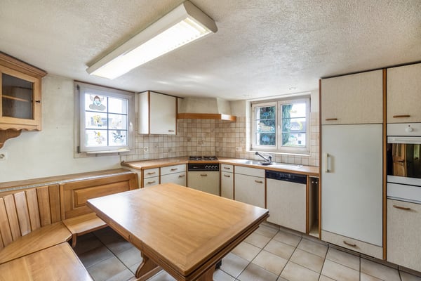 Charmantes Riegelhaus mit Stall und grosszügigem Umschwung 4