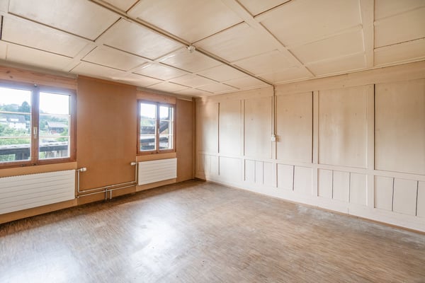 Charmantes Riegelhaus mit Stall und grosszügigem Umschwung 8