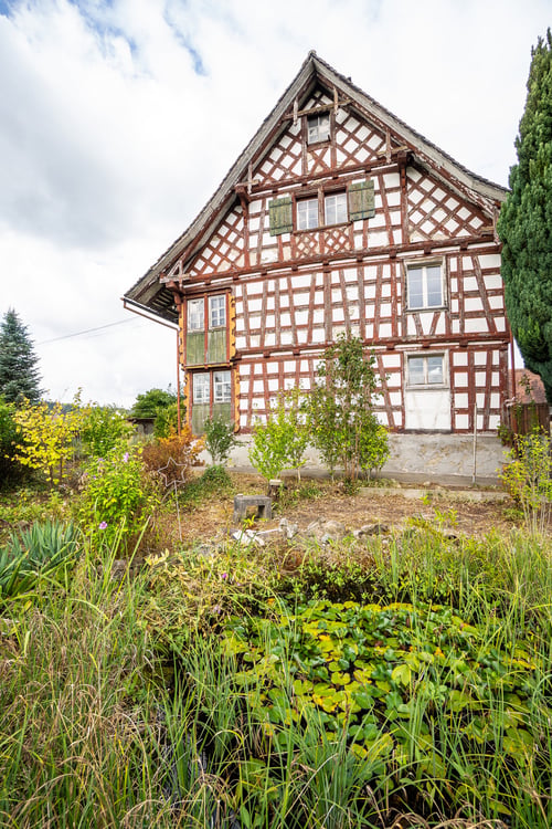 Charmantes Riegelhaus mit Stall und grosszügigem Umschwung 16