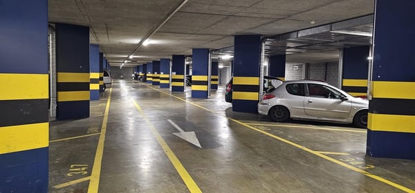 Places de parc intérieures proches du Centre-Ville 4