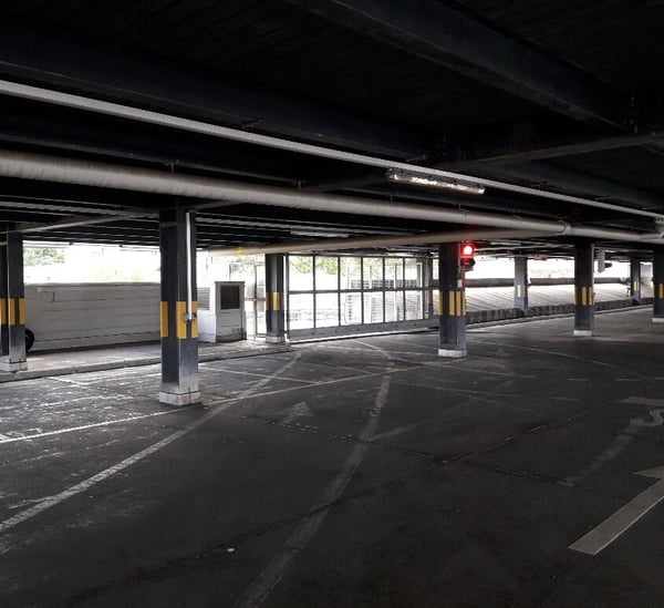 Places de parc couvertes proches du Flon 4