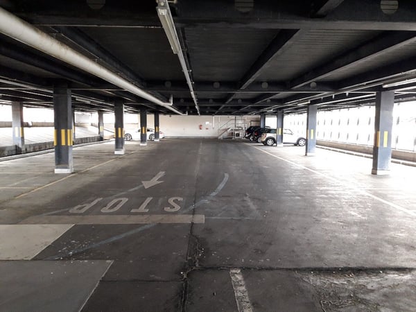 Places de parc couvertes proches du Flon 5