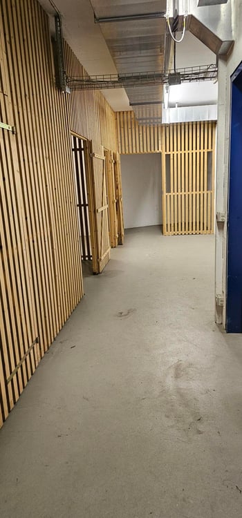 Dépôt proche du Flon 8