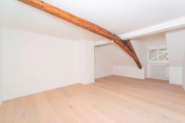 Einzigartige Wohnung mit grosszügiger Terrasse in der Altstadt 8