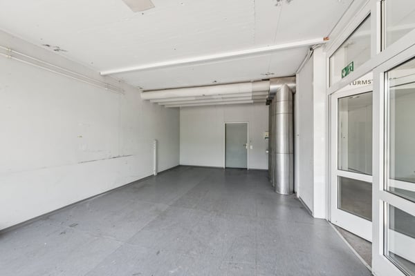 Kleine Werkstatt / Gewerberaum mit Rampe 6