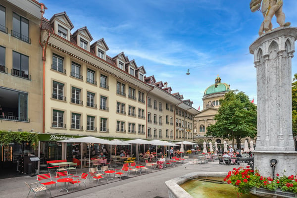 Grosszügige Stadtwohnung 1