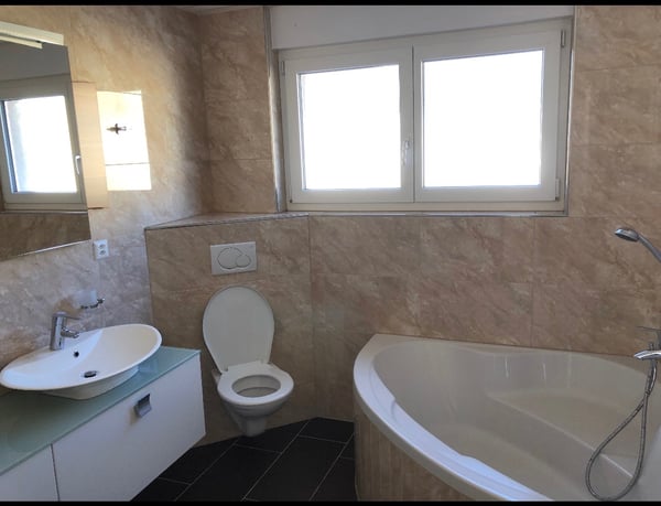 WG-Zimmer in einer 4.5Zimmer Wohnung Zu vermietet 4