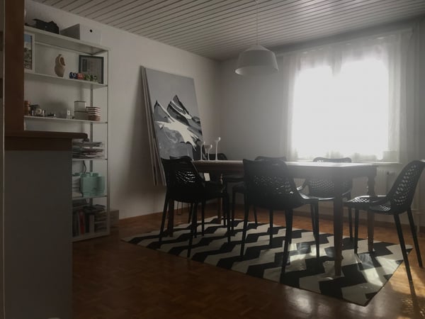 1.5 pièces avec balcon et place de parc au centre 4