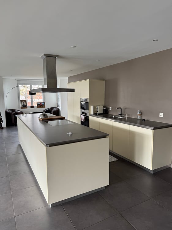 Luxuriöse & Moderne Wohnung mit hohem Ausbaustandard 2