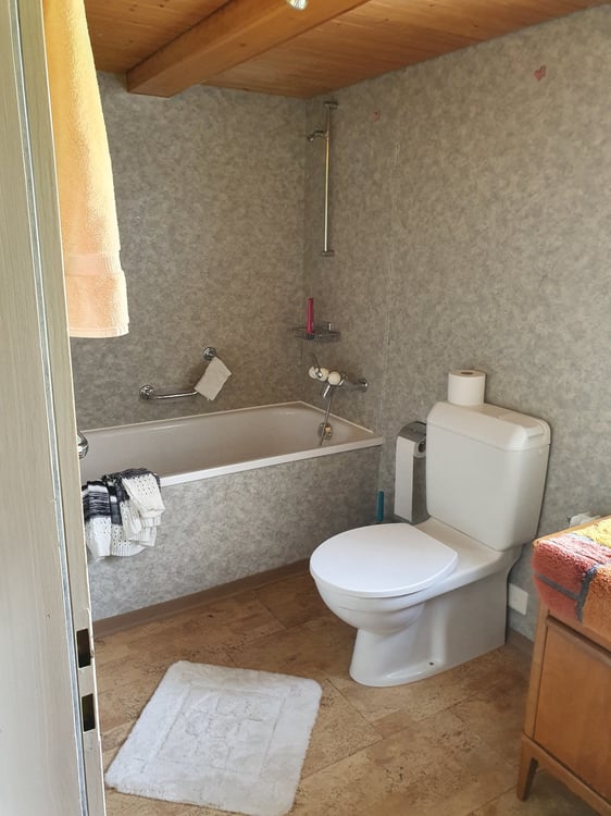 Sonnige, ruhige Dachwohnung mit Garage 3