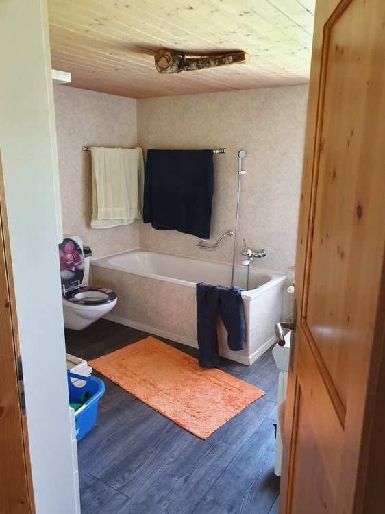 ansprechende 1.5-Zimmerwohnung mit Balkon und 2 Garagen 3