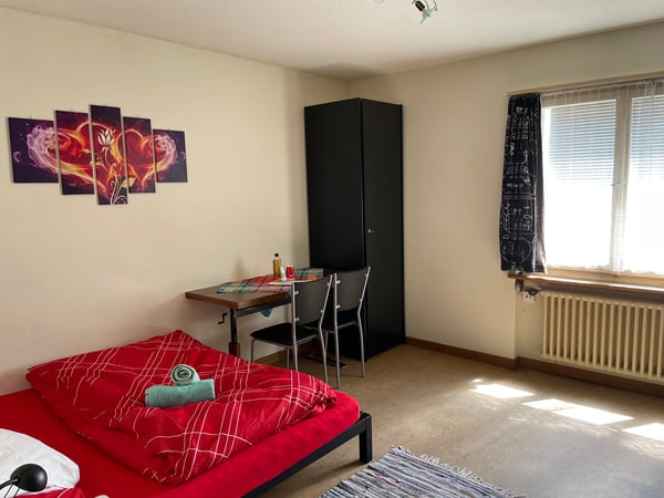 Gemütliche Zimmer für Ferien oder Arbeit in Graubünden 5