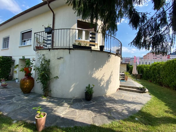 Villa bifamiliare e monolocale (R2) 2