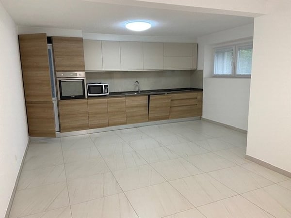 affittasi appartamento di 1 1/2 locali a Ravecchia. 2