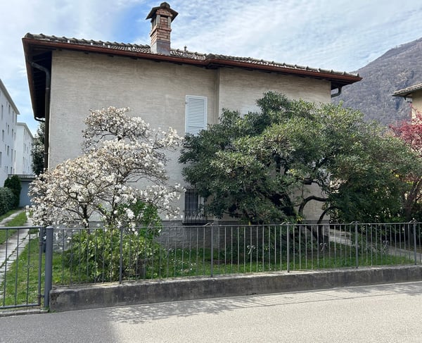 Vendesi casa unifamigliare con terreno a Bellinzona 1