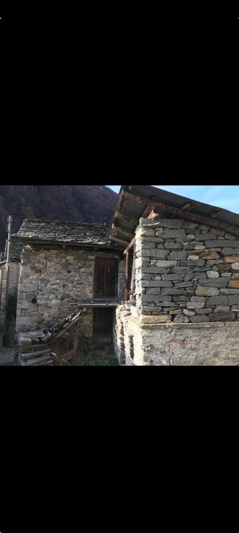 Vendo stalla da ristrutturare in rustico 4