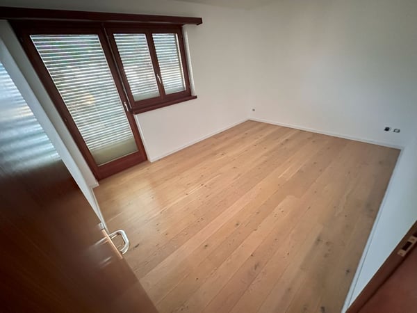 Appartamento 1.5 - doppi servizi, 2 posteggi 2