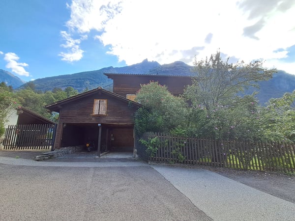 Appartamento/vecchia casa con ampio parco in zona VIP 5