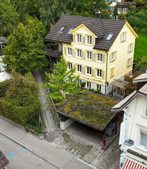 Einfamilienhaus mit Einliegerwohnung und Atelier 10