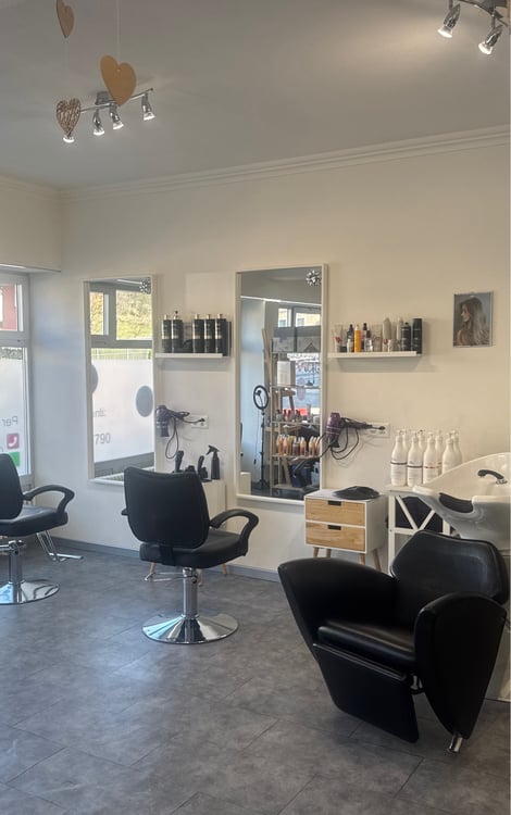 Parrucchiera indipendente 10