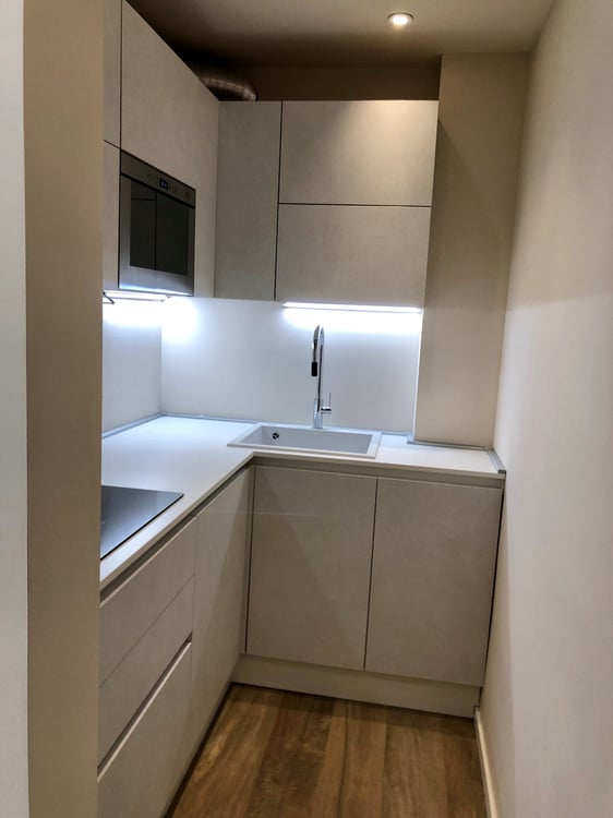 ARREDATO DI PREGIO, CON TERRAZZO, GIARDINO E PARCHEGGIO. 2