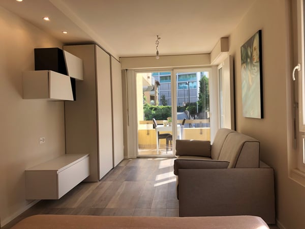 ARREDATO DI PREGIO, CON TERRAZZO, GIARDINO E PARCHEGGIO. 5