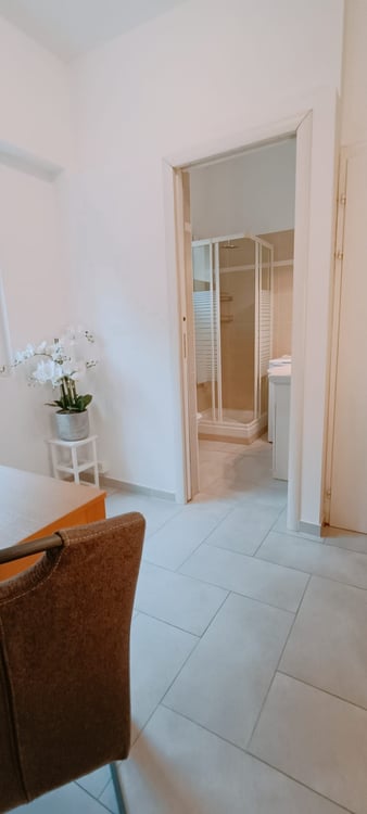 2.5-Zi-Ferienstudio in Muralto / Monats- oder Jahresmiete 5