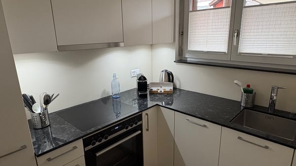 Möbl. 2 2/2-Z.-W. mit Internet/TV/Garagenplatz (temporär) 2