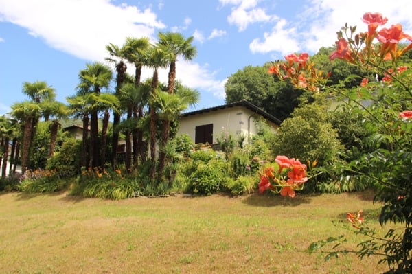 Villa con terreno edificabile 1