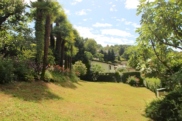 Villa con terreno edificabile 4