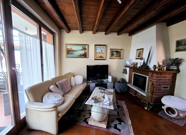 Caslano, casa unifamiliare con giardino 2