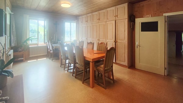 Riesiges Einfamilienhaus mit grossem Grundstück + Potenzial 3