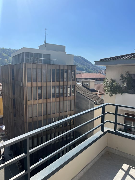 Chiasso - Luminosissimo Attico 1.5 locali con 2 balconi 3