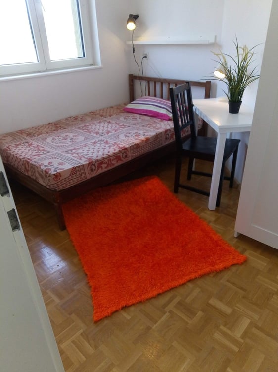 WG-Zimmer mit Doppelbett ab sofort