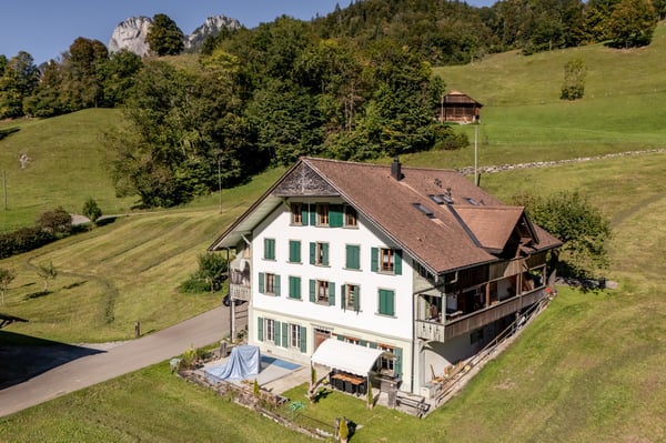 3-Familienhaus mit Scheune 1